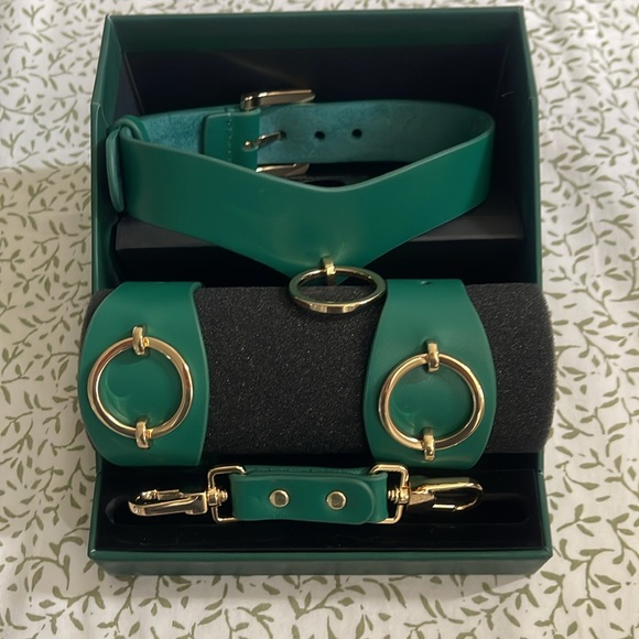 HONEY BIRDETTE💋 BONDAGE
JAEL EMERALD KIT‼️‼️ - Picture 12 of 13